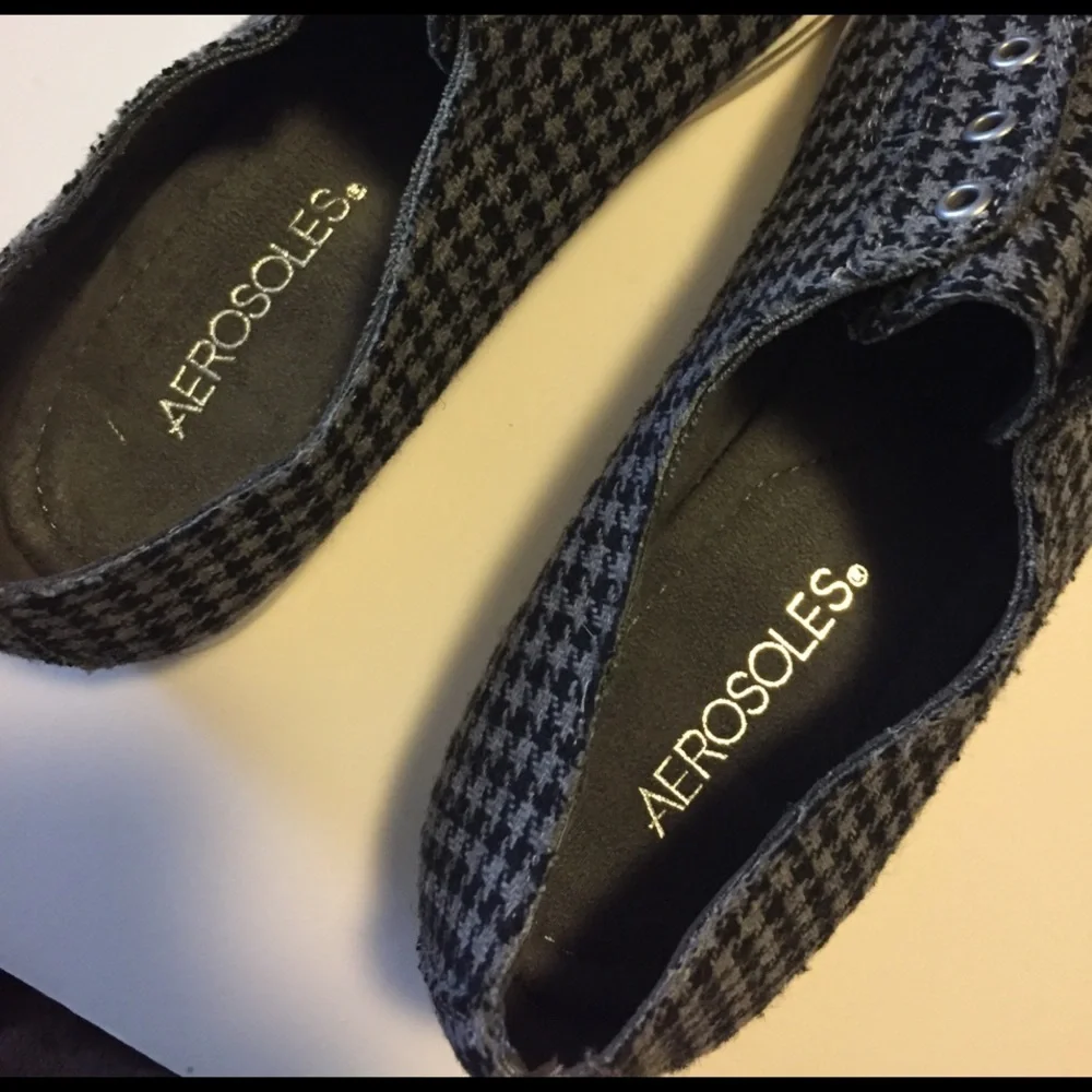 AEROSOLES houndstooth slip ons